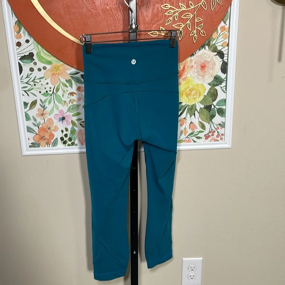 Lululemon In Movement leggings Everlux Bermuda Teal Women's Size 4